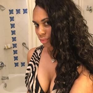 Meet your Posher, Crystal