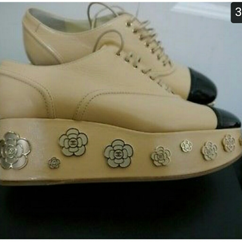 CHANEL platform shoes - Picture 2 of 3