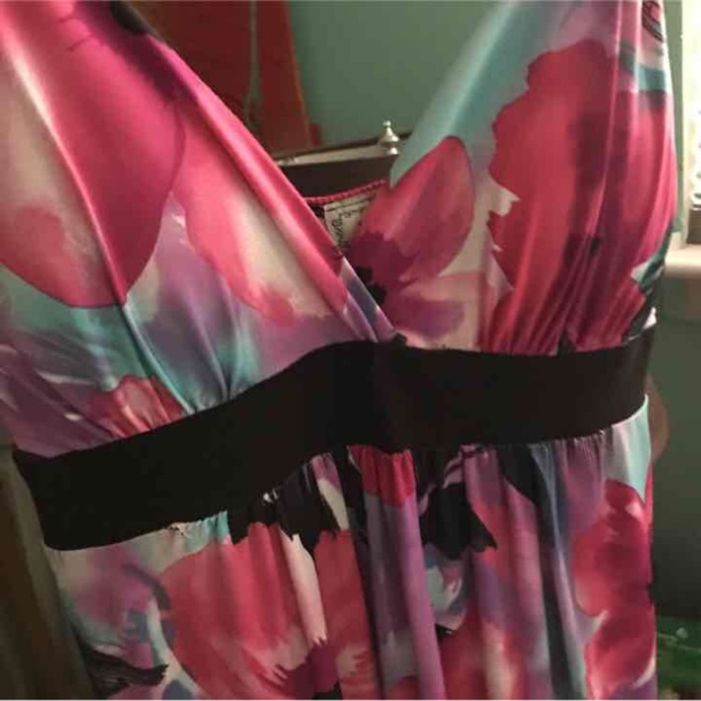 Beautiful flowing summer dress!