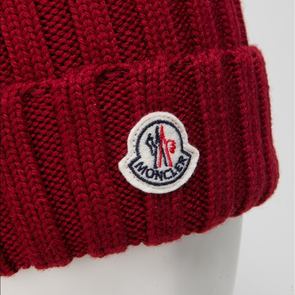 Moncler Winter hat with faux fur