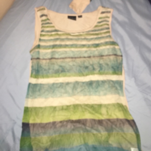 Top - Picture 2 of 3