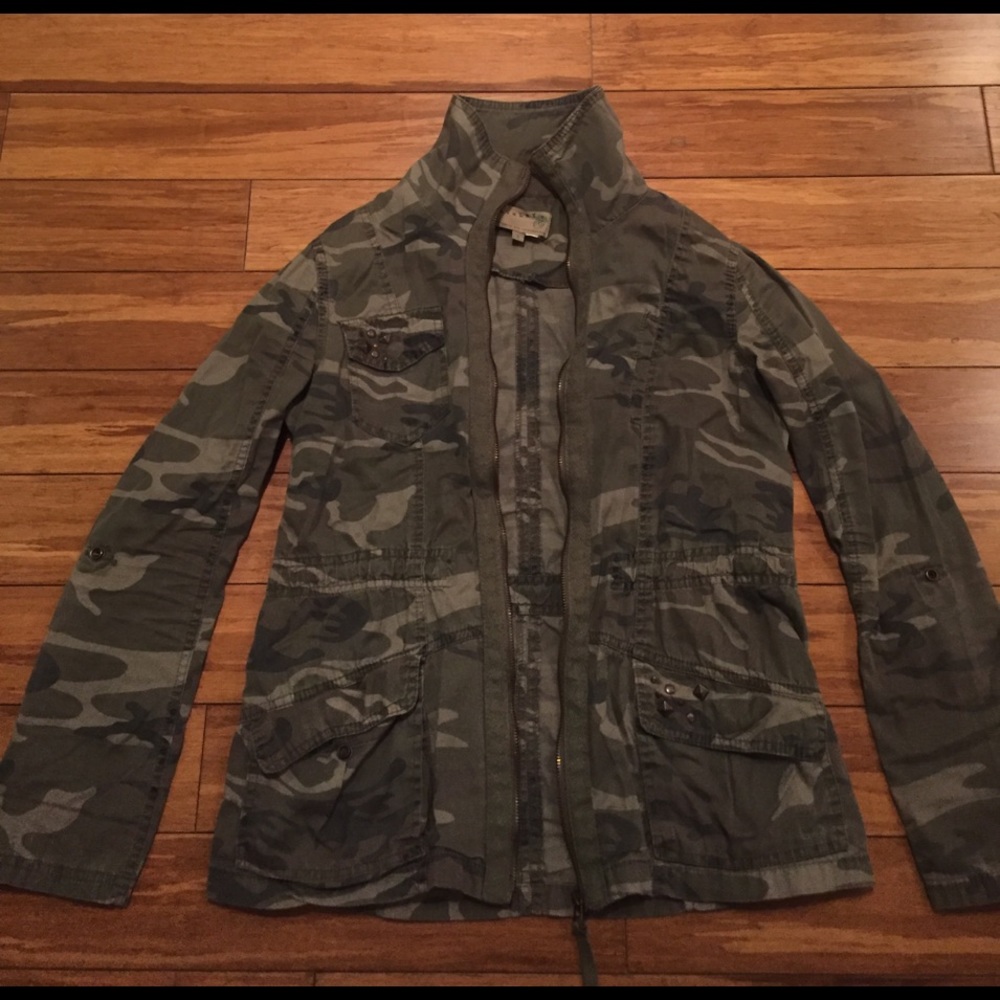Light weight camo jacket
