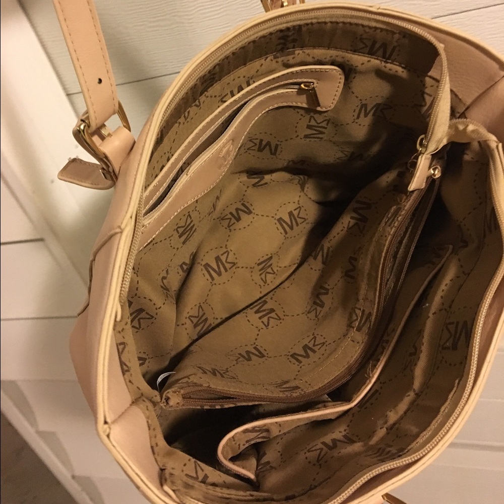 Purse! - Picture 4 of 4