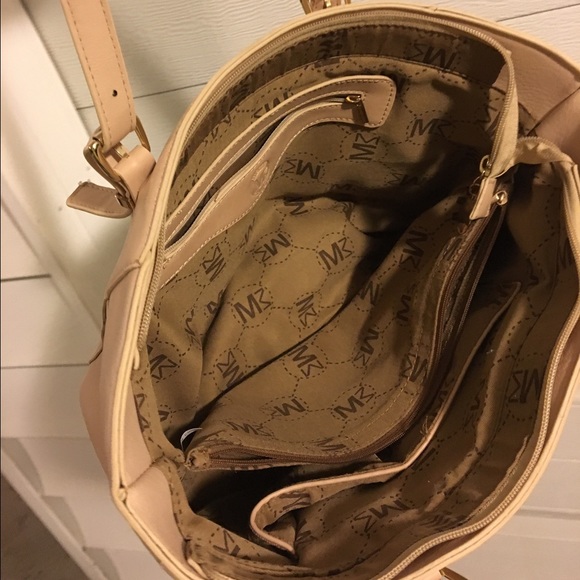 Purse! - Picture 4 of 4