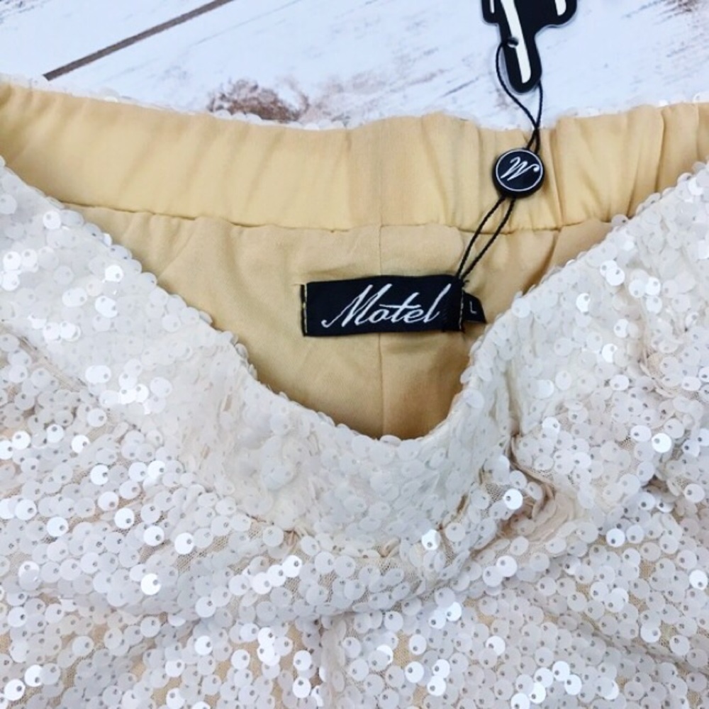 . {MOTEL} Lola sequin shorts - Picture 8 of 8