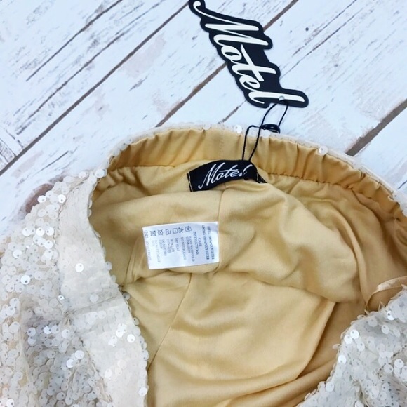 . {MOTEL} Lola sequin shorts - Picture 5 of 8