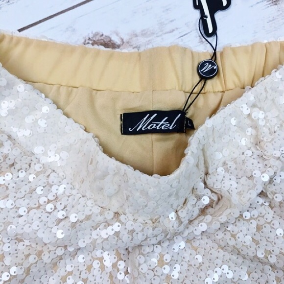 . {MOTEL} Lola sequin shorts - Picture 8 of 8