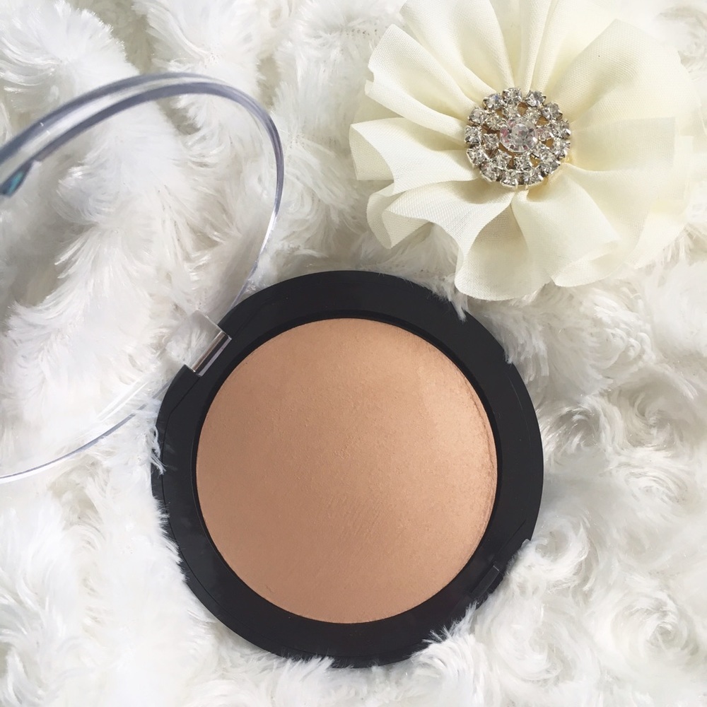 NWT Laura Mercier Bronzer