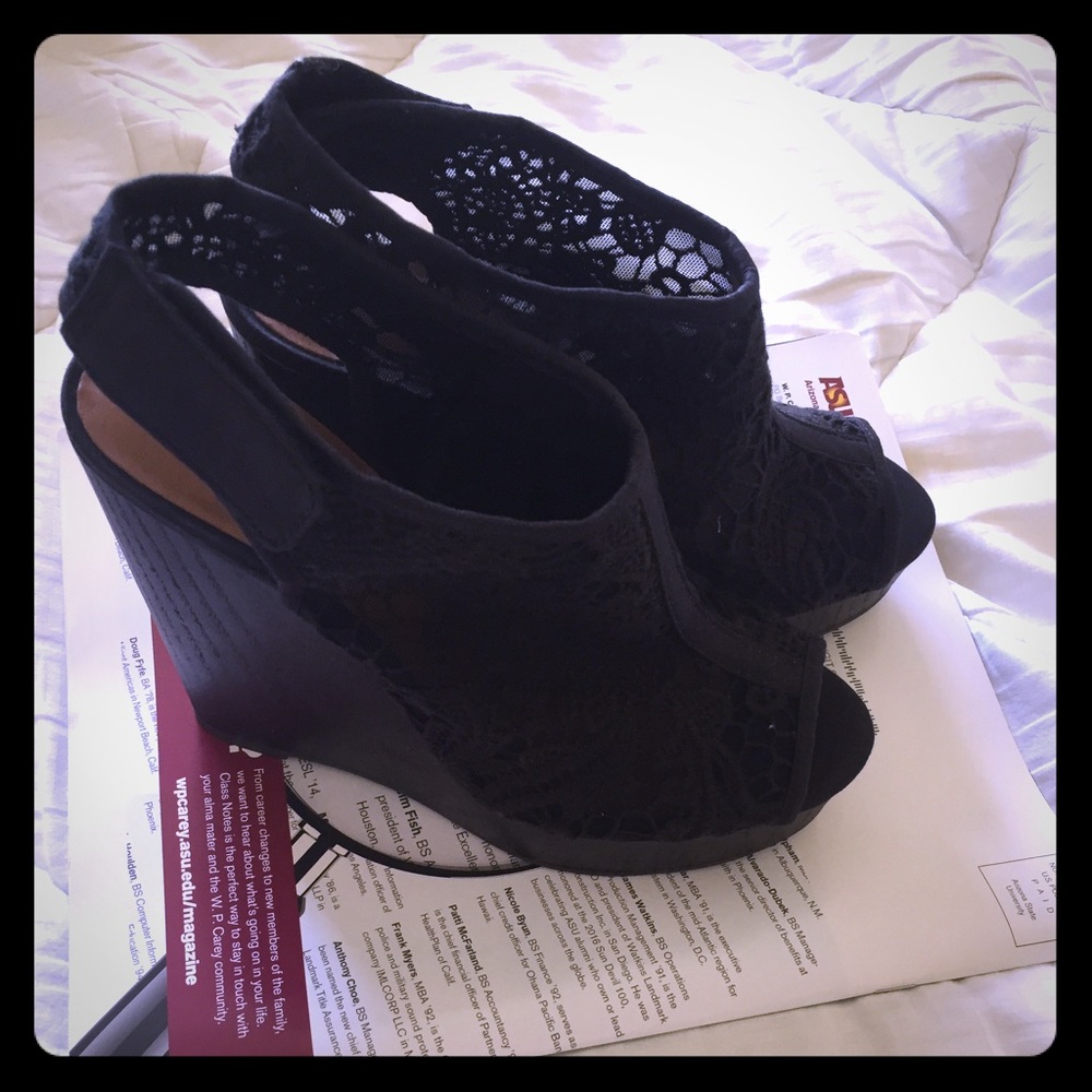 New Lucky Brand Wedges size 7.5