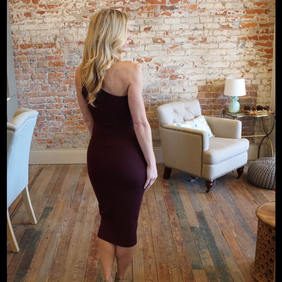 Burgundy one shoulder ribbed knit midi dress - Picture 3 of 3