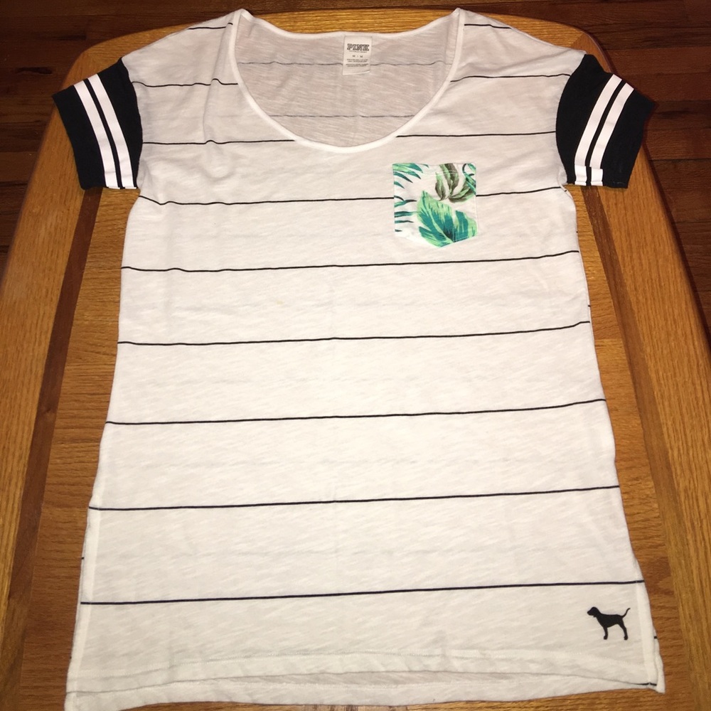 PINK Victoria's Secret tshirt size medium, used