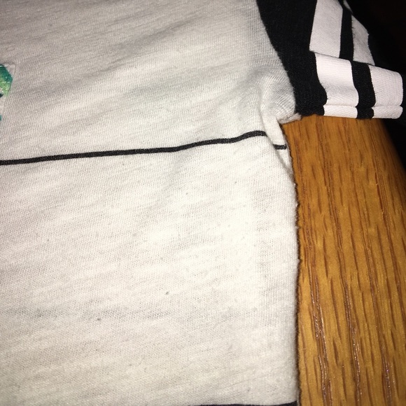 PINK Victoria's Secret tshirt size medium, used - Picture 4 of 5