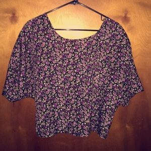 OVERSIZED M/L FLORAL CROPTOP