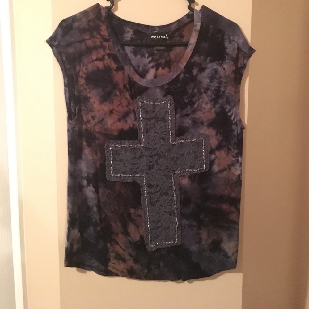 Cross cut-off shirt