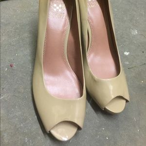 Vince Camuto peep toe heel