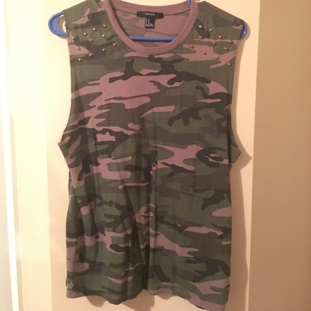 Camo cut-off shirt