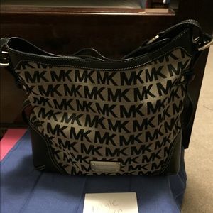 Authentic Michael Kors Shoulder bag