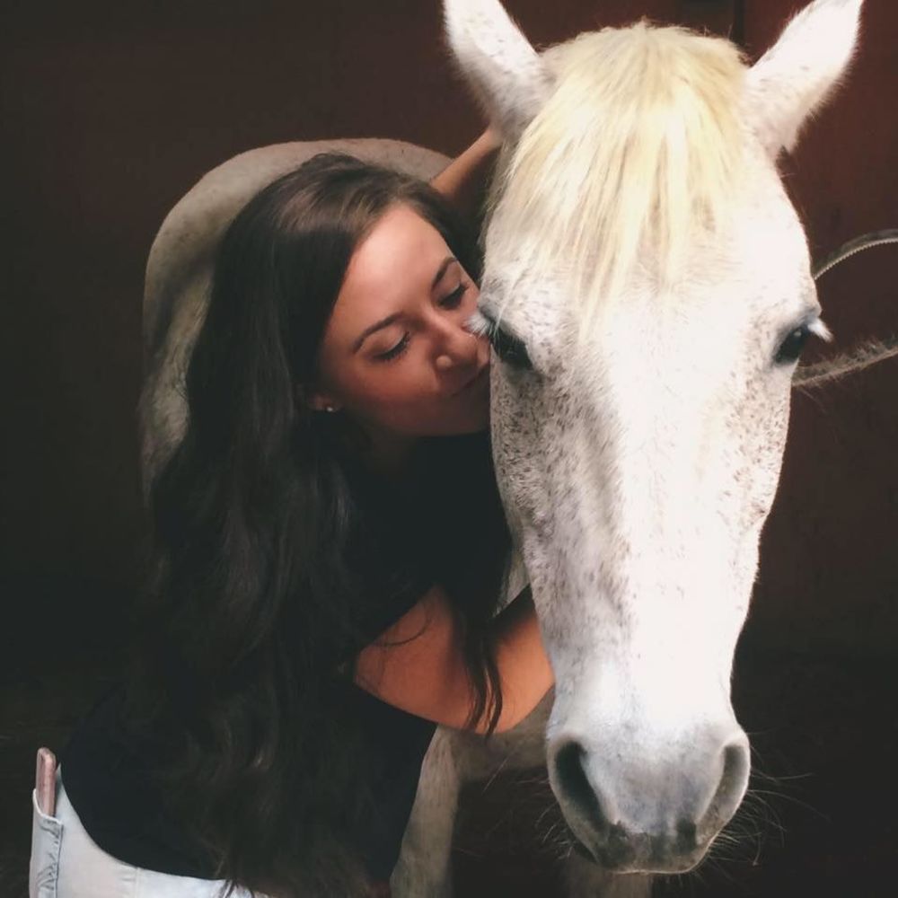 Meet your Posher, Macey