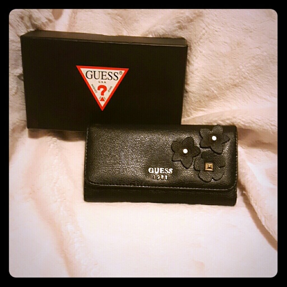 Guess liya wallet - Picture 1 of 5