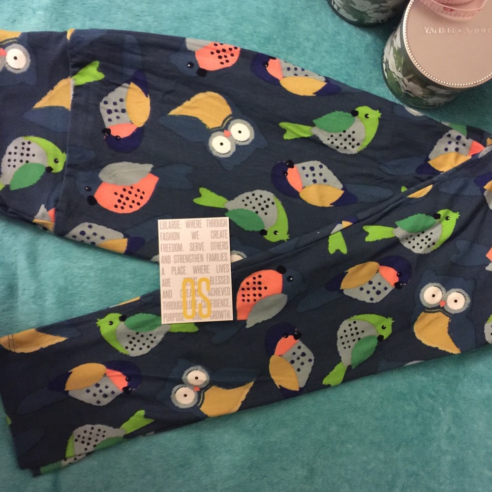 🆕🦉LULAROE🦉 Hard To Find Leggings OS
