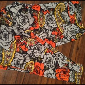 LuLaRoe Leggings - TC Paisley Roses - NEW
