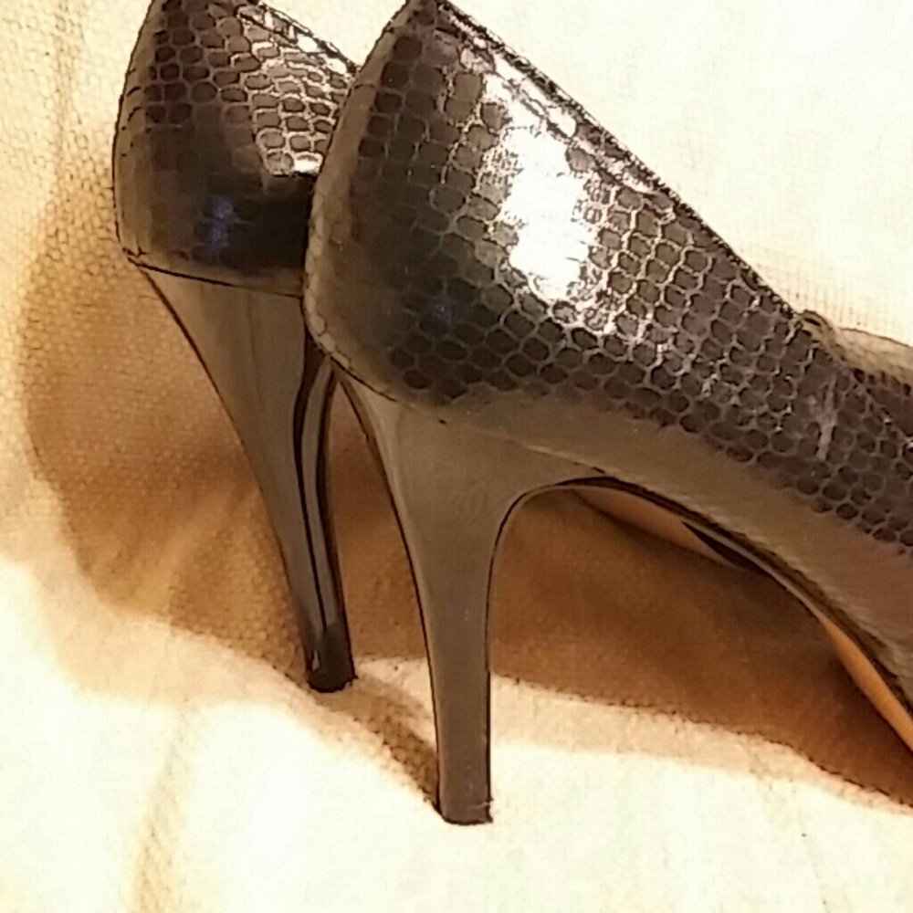 Shoes - Picture 3 of 5