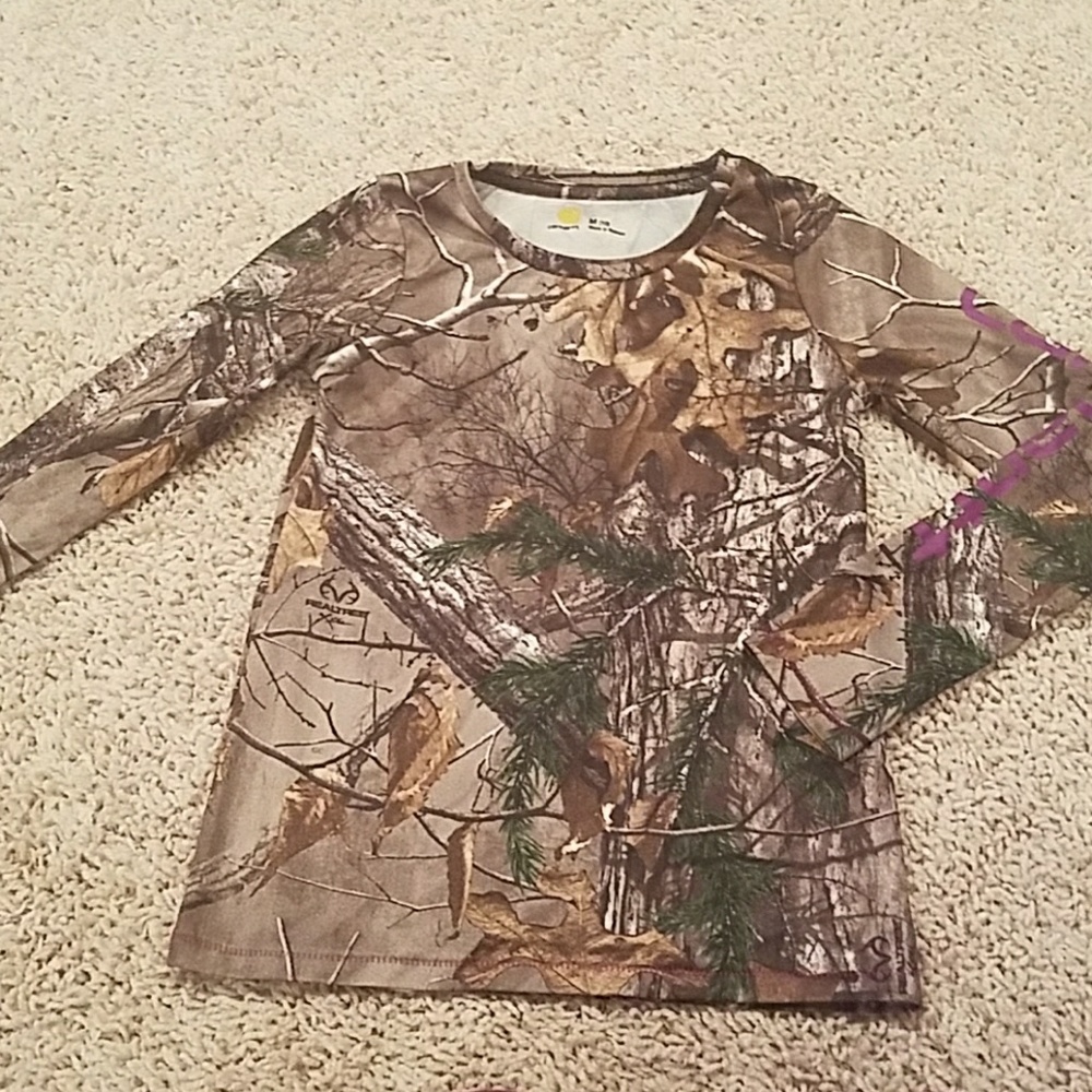 Carthartt Boys Camo Top.  sz M (10)