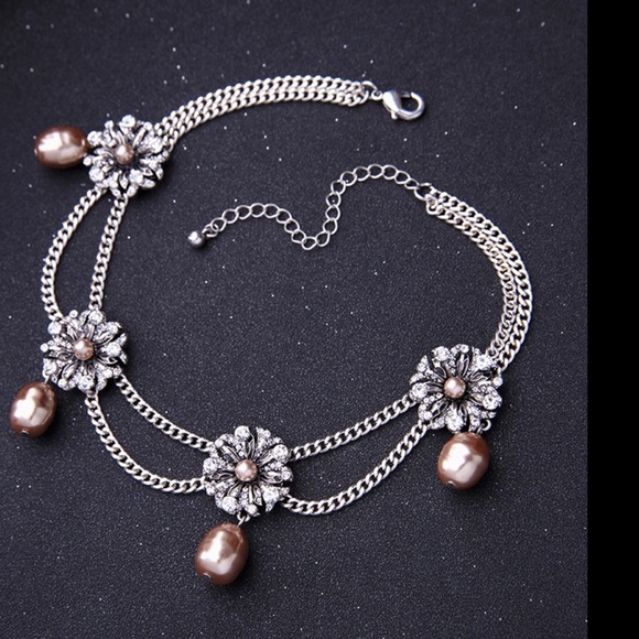 FLOWER FAUX PEARL CHOKER - Picture 3 of 6