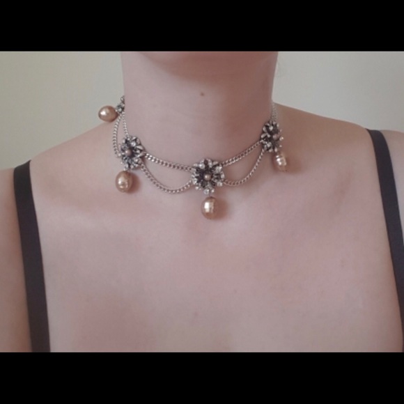 FLOWER FAUX PEARL CHOKER - Picture 6 of 6