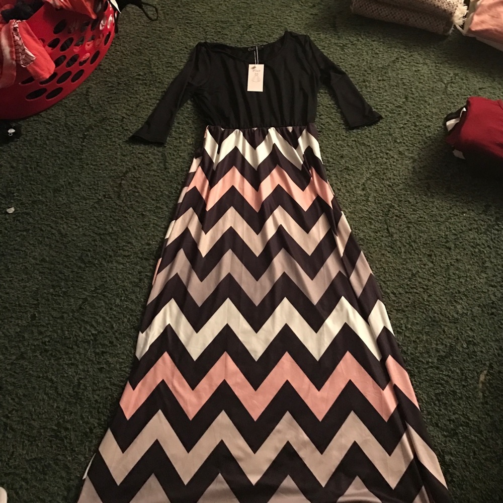 3/4 sleeve chevron maxi dress