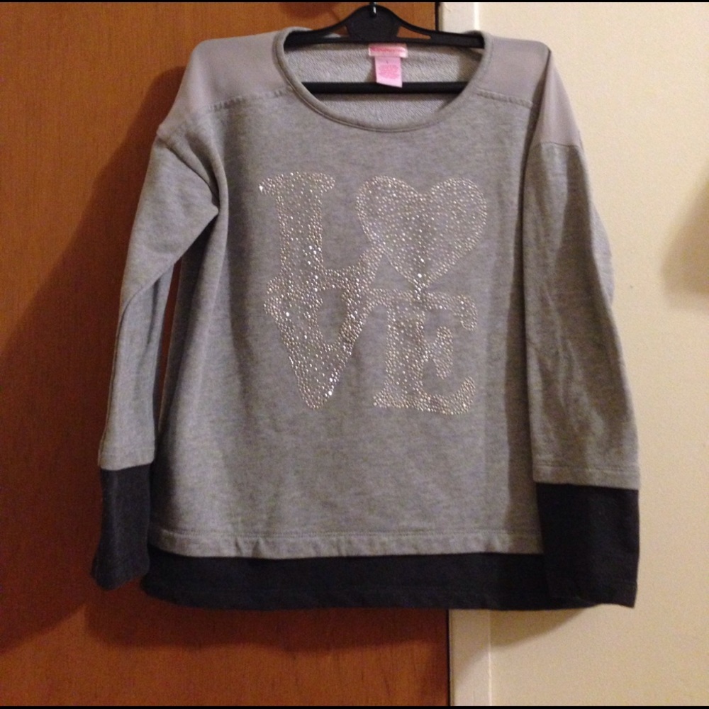 Chic girls sweater