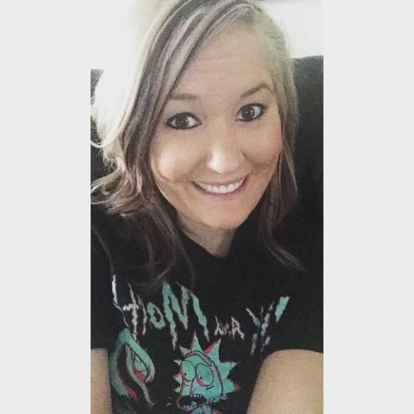 Meet your Posher, Valerie - Picture 2 of 2