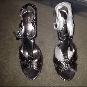 Crocodile print gunmetal silver heels for sale!