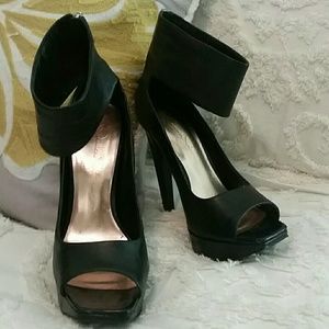 Jessica Simpson Platform Heel