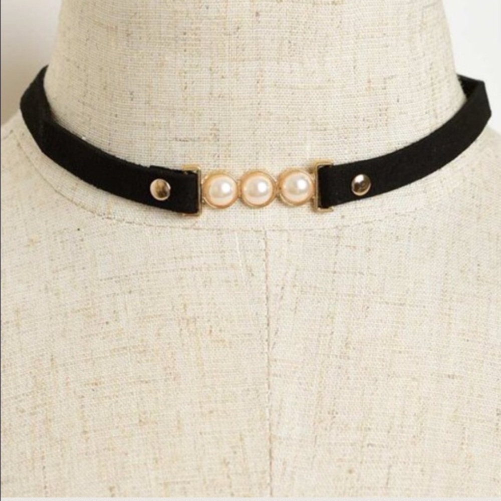 Triple Pearl Choker Necklace