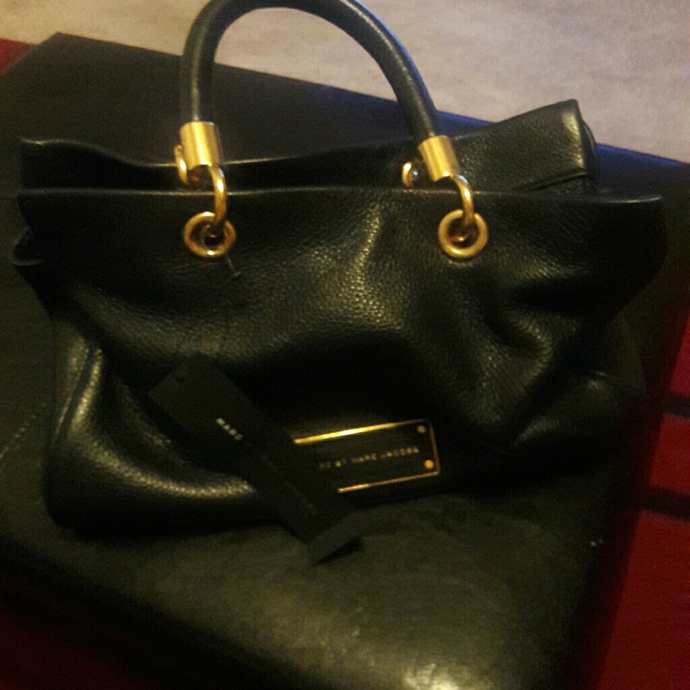 Marc jacobs too hot to handle