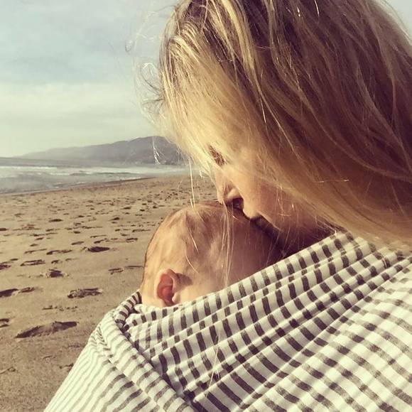 Meet your Posher, Nicole - Picture 1 of 1