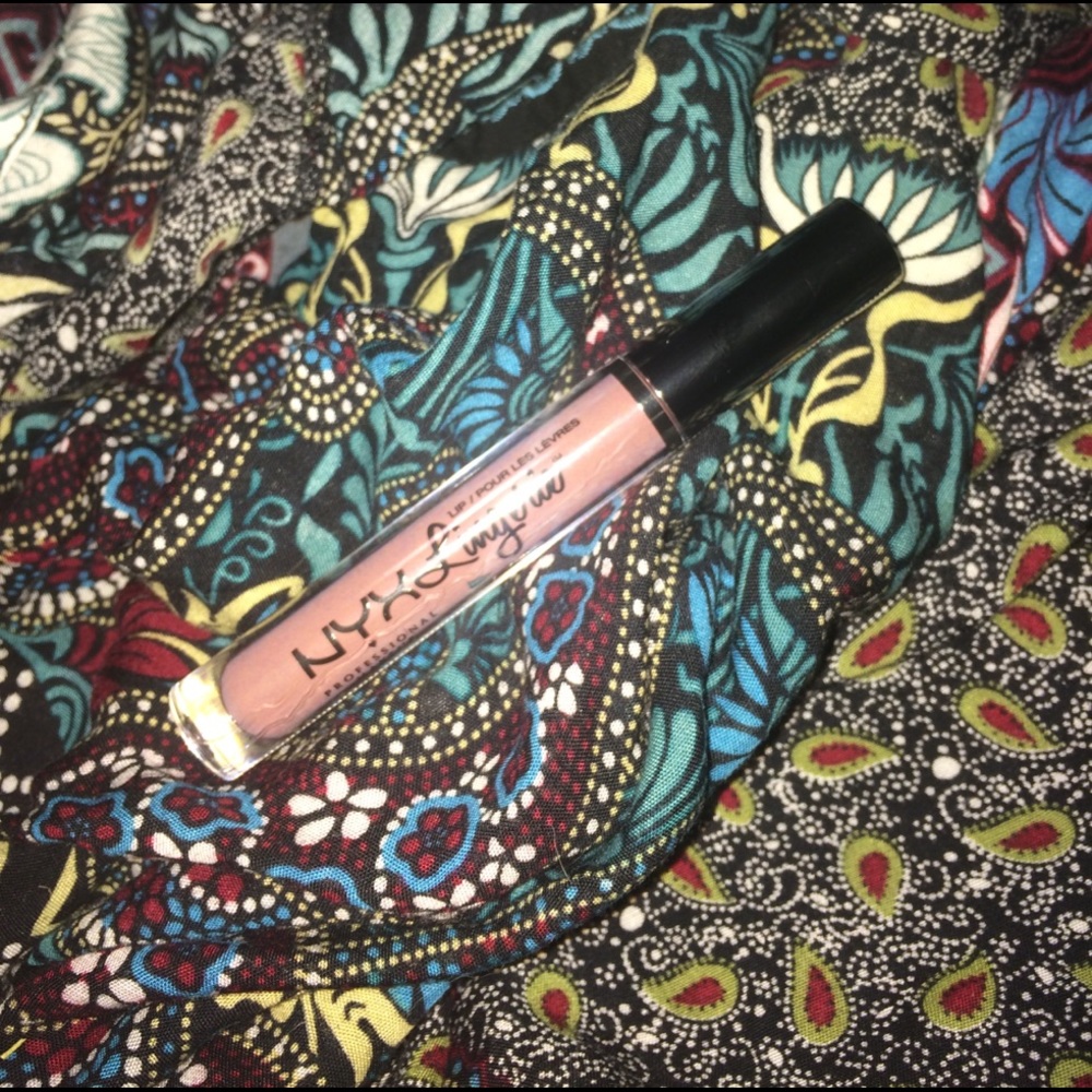 NYX Lip Lingerie in Bustier
