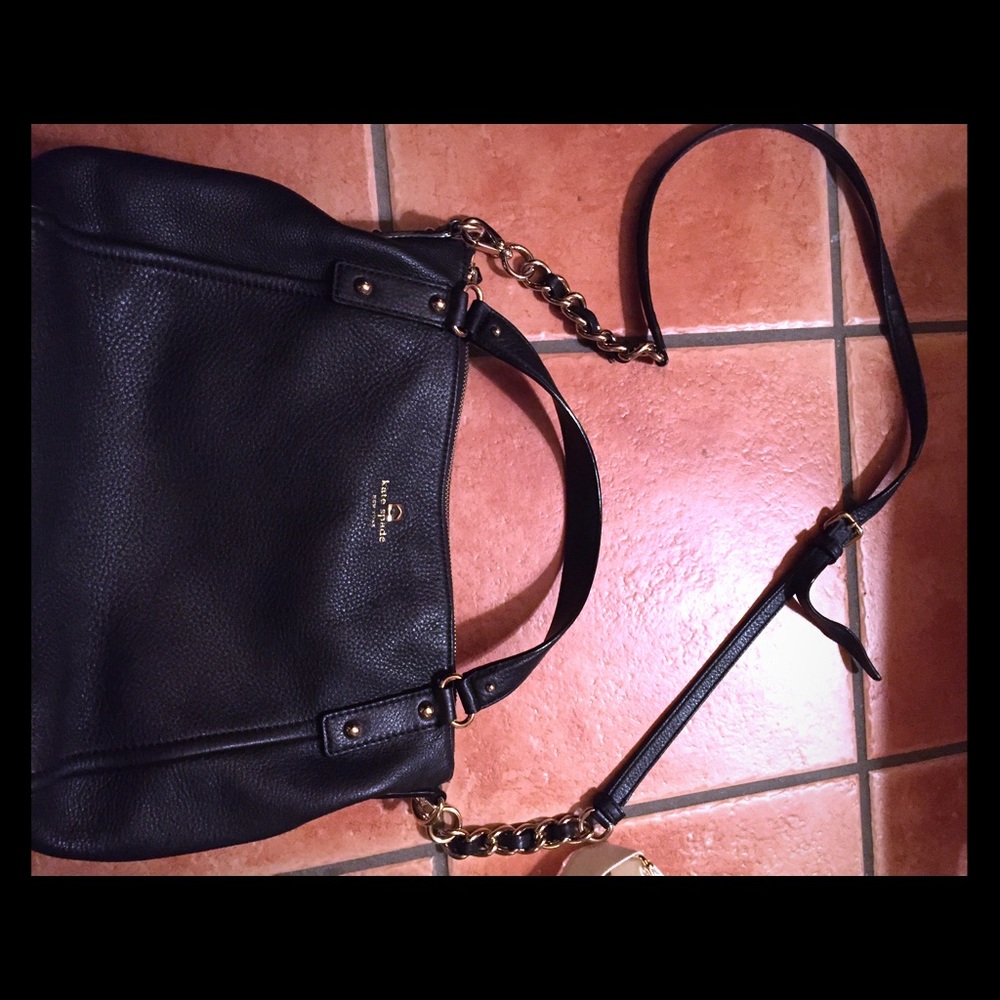 Kate spade ♠️ black cross body opt. Gold detail!