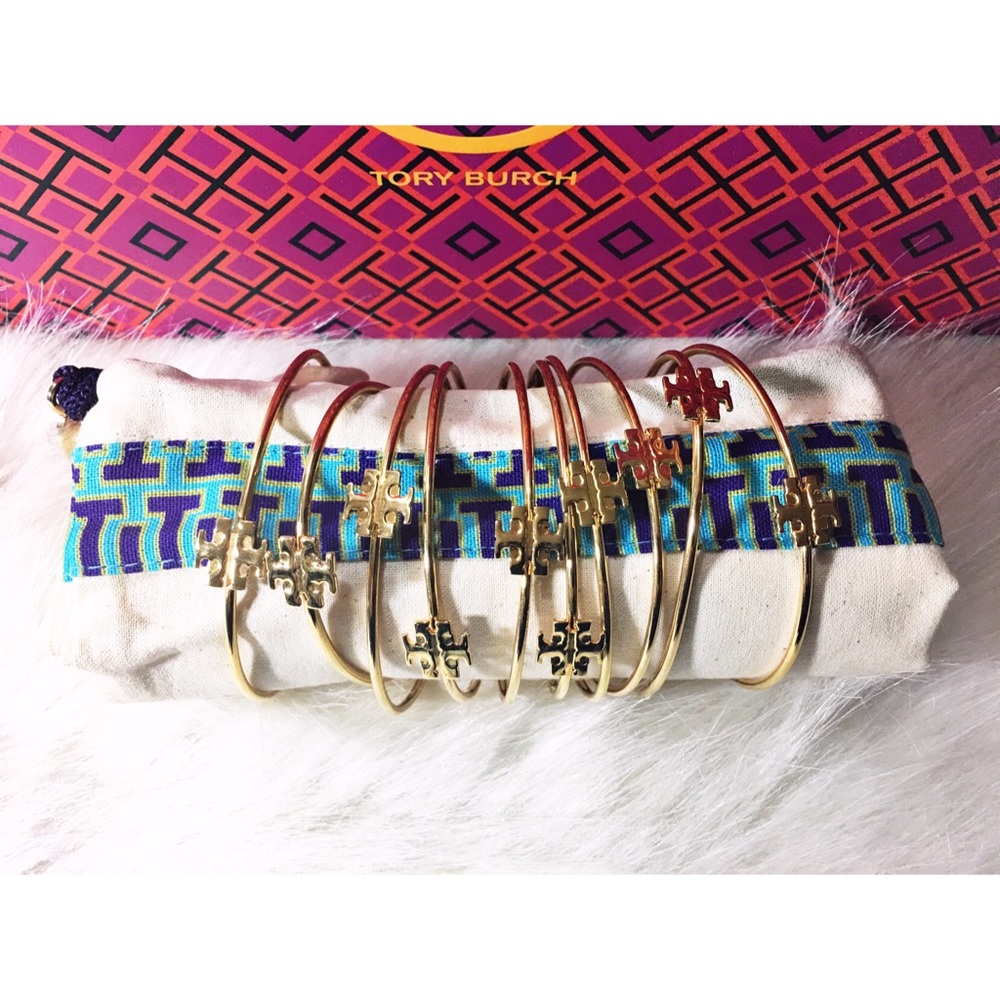 🌿Tory Butch Logo T stacking bangle set of 10