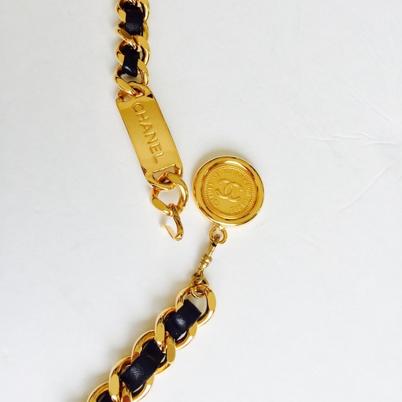 CHANEL leather and gold belt - Picture 2 of 4