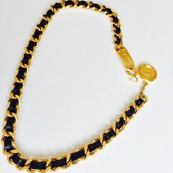 CHANEL leather and gold belt - Picture 3 of 4