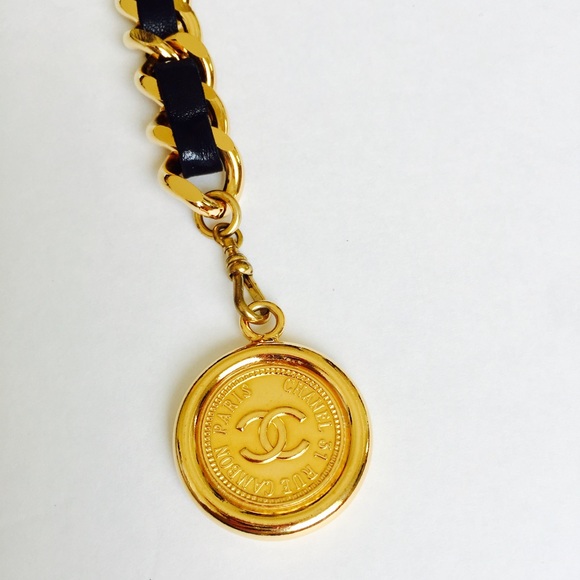 CHANEL leather and gold belt - Picture 4 of 4