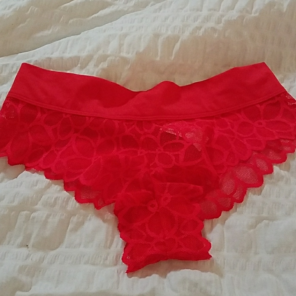 Lace cheeky panties