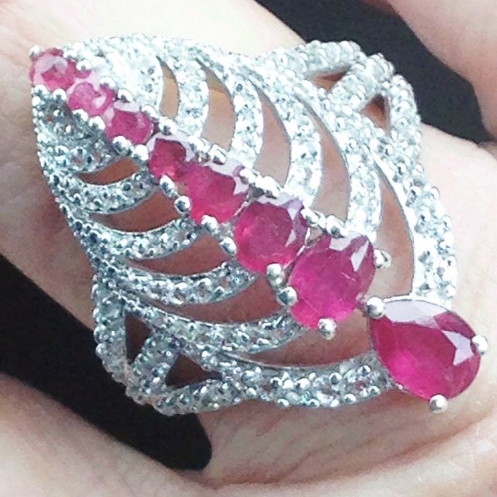 NWT! Luxury deluxe Ruby +White Topaz Ring size 10
