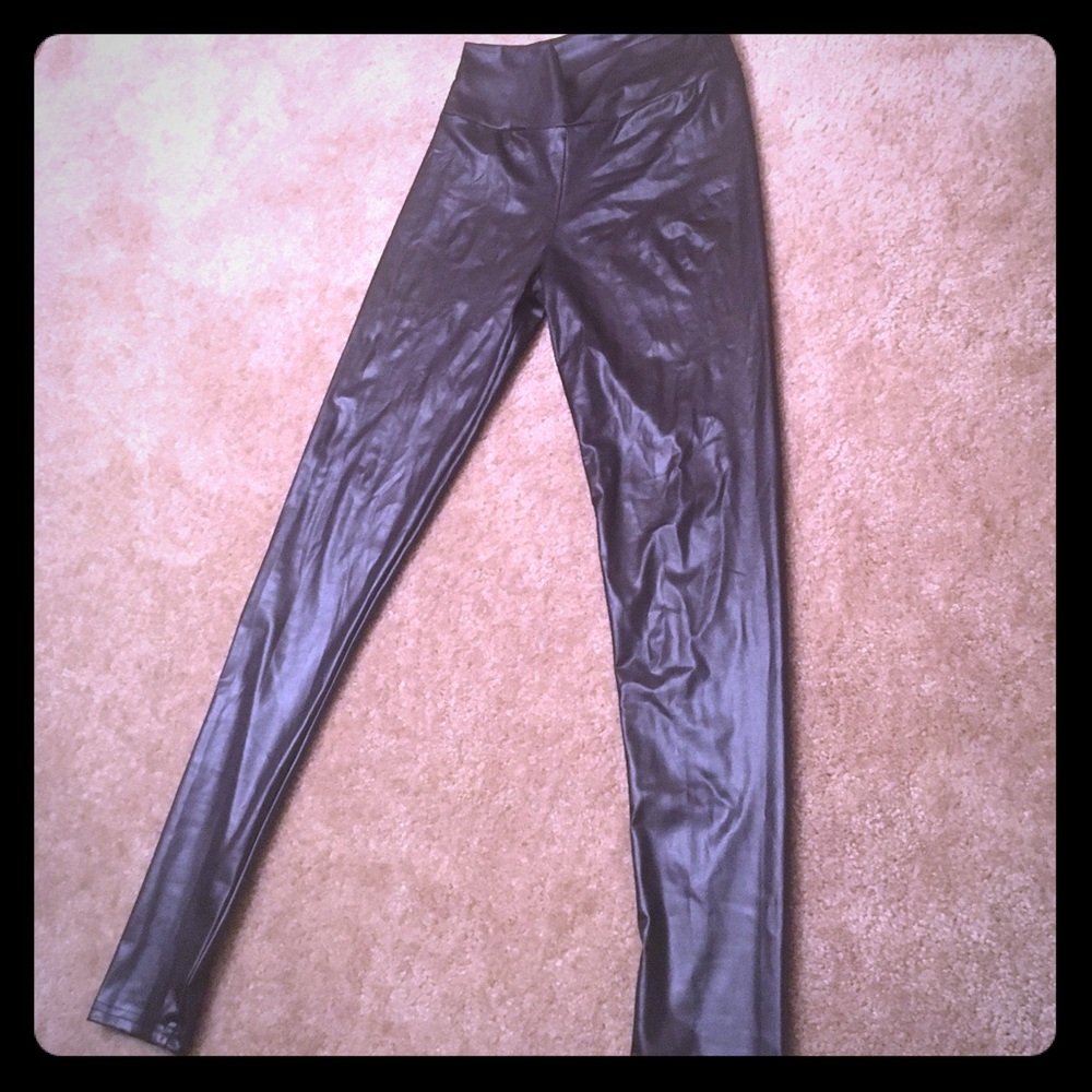 Black pleather leggings black shimmer
