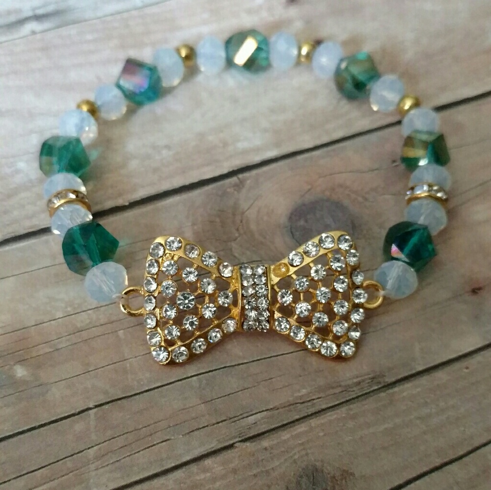 Gold rhinestone bow beaded stretchy Bracelet