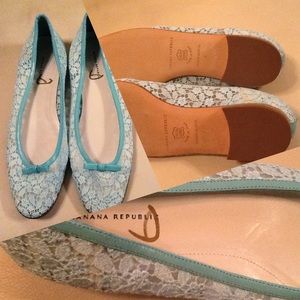 Banana Republic embroidered flats