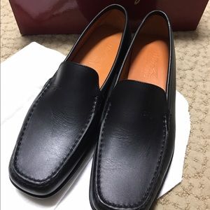 Salvatore ferragamo black loafers size 9 1/2