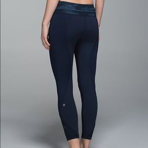 LULULEMON CROPPED PANTS